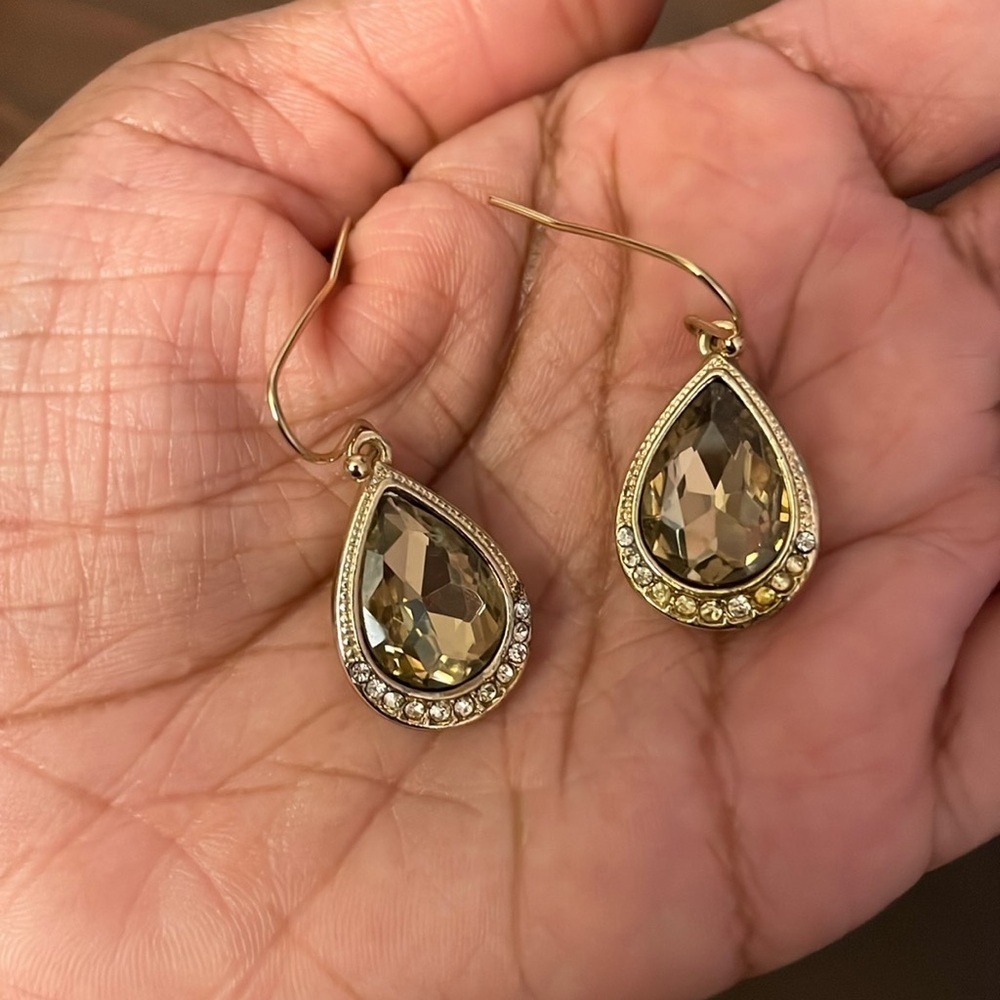 Vintage Style Gold Tone Pear Cut Earrings